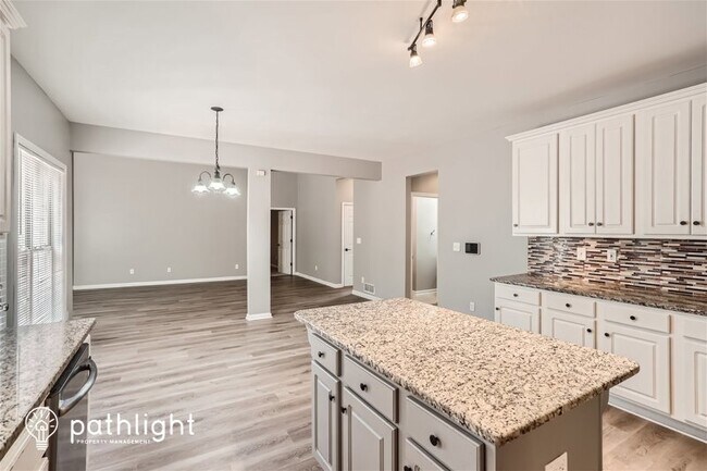 Building Photo - 3203 Woodhaven Court SW