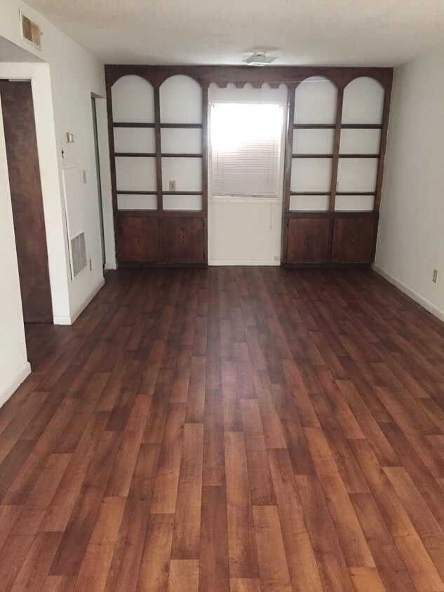 1015 McManus St - Benton St. Apartments
