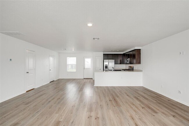 Foto del edificio - 13520 Knights Br Dr