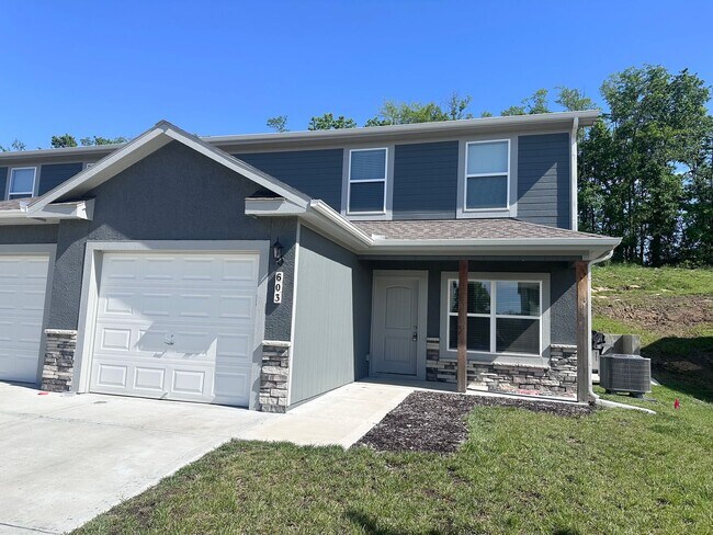 Building Photo - 3 Bed | 2.5 Bath | 1 Car Garage Duplex in Pleasant Hill