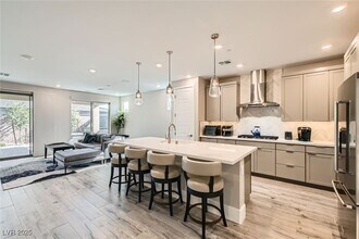 Building Photo - 10042 Cardinal Knl Ave