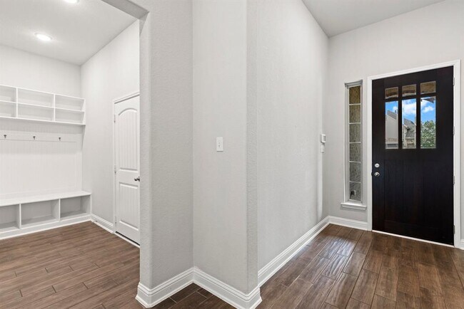 Building Photo - 135 Bloomhill Pl