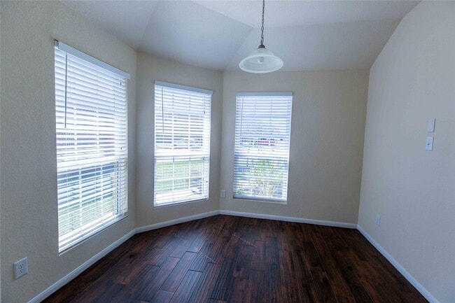 Foto del edificio - 15010 Rustler Gate Ln