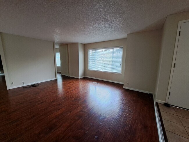 Foto del edificio - North Vacaville 4/3 is Ready for YOU!