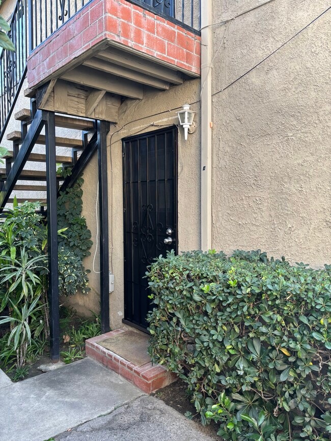 Foto del edificio - 1911 W Alameda Ave