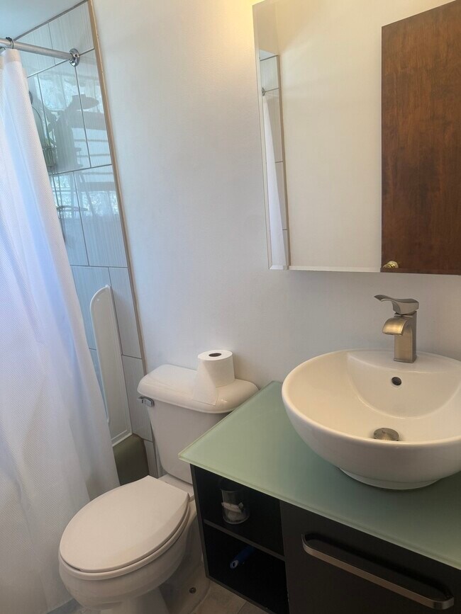 Foto del edificio - 7601 Banks St