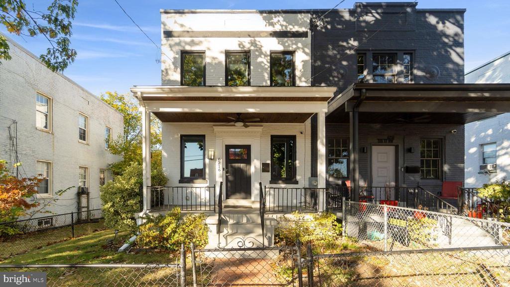 Foto principal - 6216 5th St NW