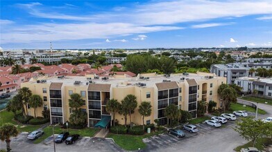 Building Photo - 8005 Lake Dr
