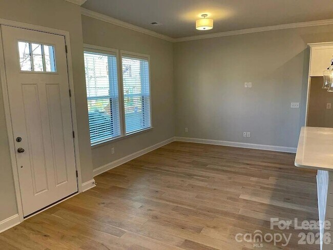 Foto del edificio - 6335 Southgrove St