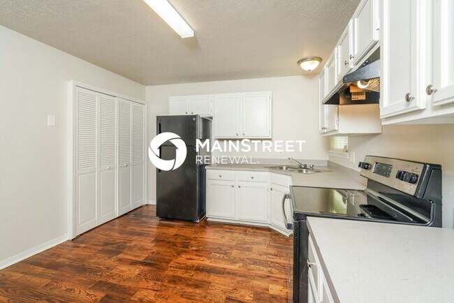 Foto del edificio - 3 Bedroom Pet-Friendly Home in Louisville,...