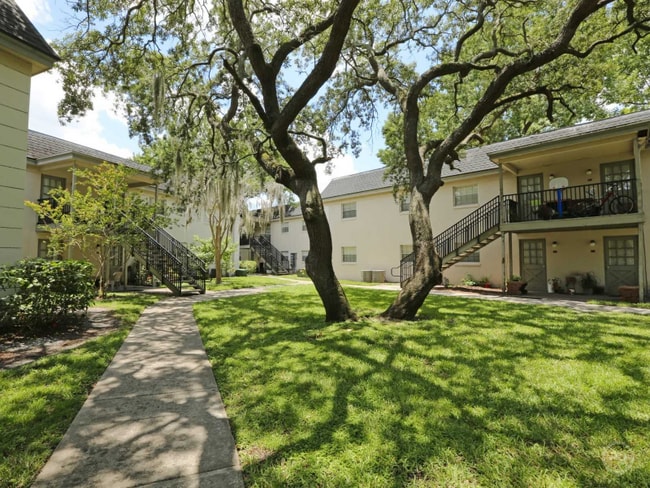 Building Photo - 3040 Aloma Ave
