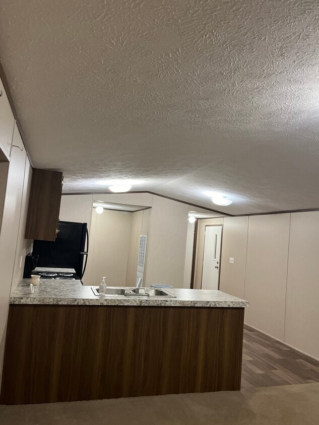 Kitchen/Dining Room - 811 Pointview Ct