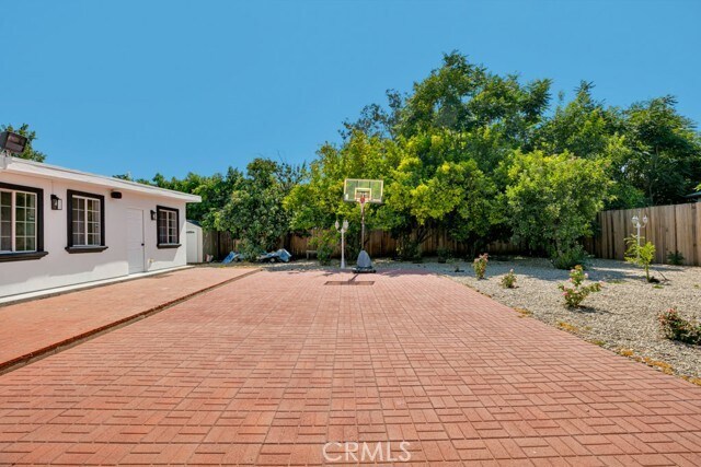 Building Photo - 5719 Beckford Ave