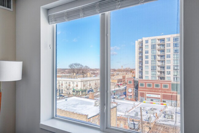 Foto del edificio - 6149 N Broadway