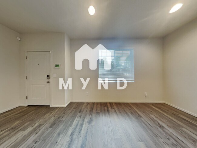 Foto del edificio - 2138 NE 4 Seasons Ln