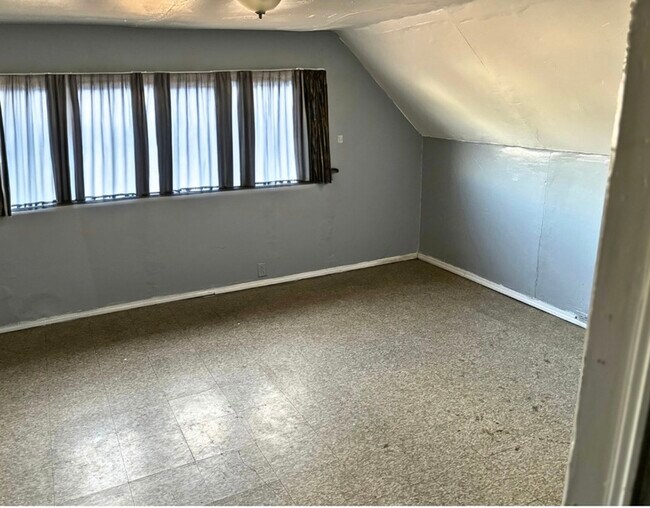 Building Photo - 3374 East 128th Street - 3