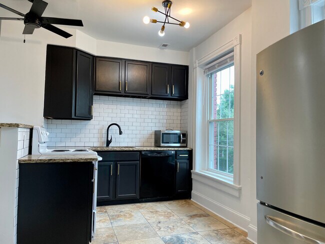 Foto del edificio - 140 W Clay St