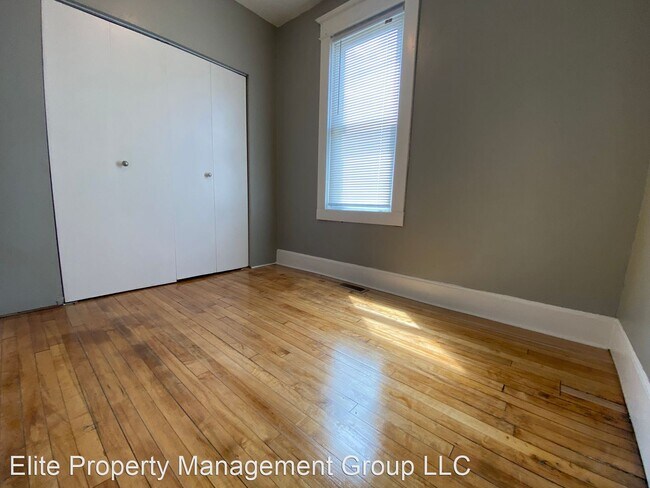 Building Photo - 6 br, 2 bath House - 1065 Ross Ave E