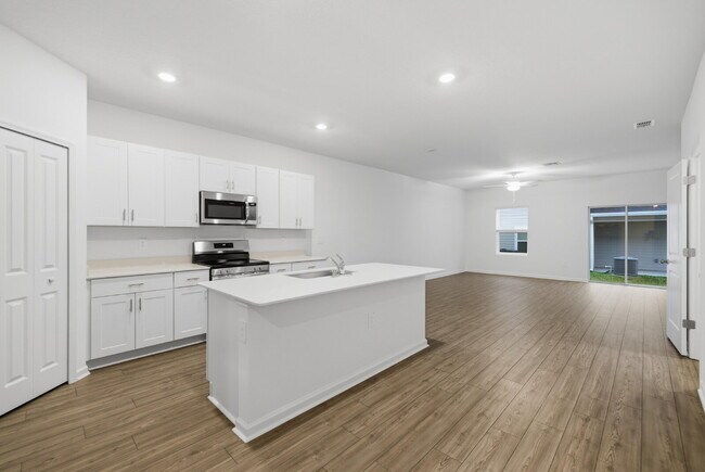 Foto del edificio - Available Now –NEW  Beautiful Move-In Ready Home in Ocala!INTERNET INCLUDED