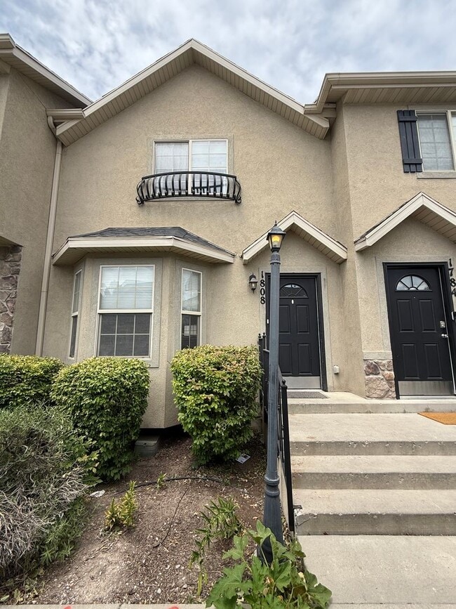 Building Photo - Charming 3-Bedroom Townhome in Springville!