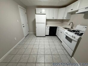 Building Photo - 18 Belmont St