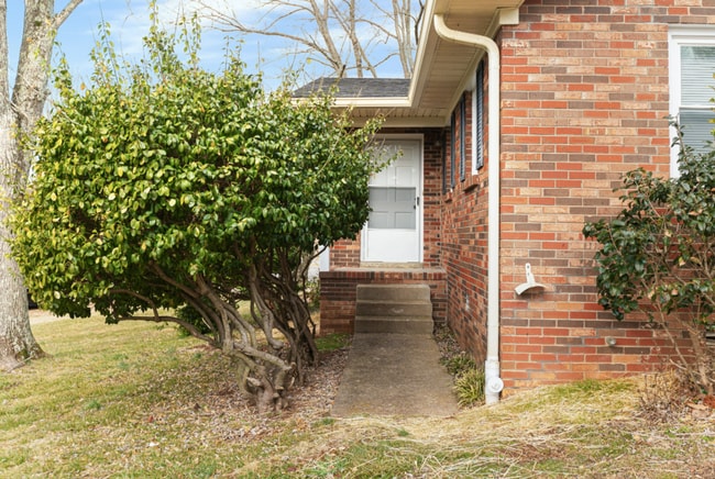 Photo - Adorable 2 BR duplex in the heart of Mboro! House