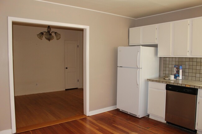Foto del edificio - 3812 Simms Ave SE