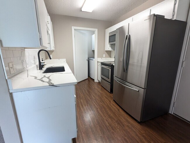Foto del edificio - 903 Arizona in Wake Village Available Now