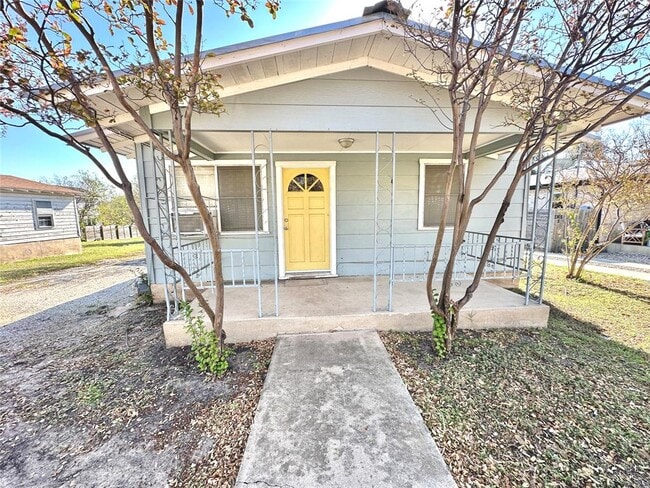 Building Photo - 7305 Bennett Ave