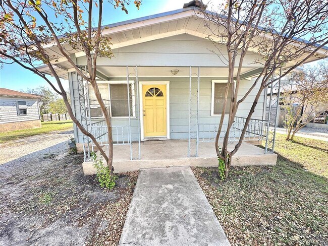 Foto del edificio - 7305 Bennett Ave