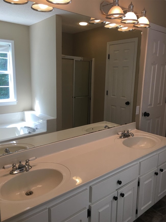 Building Photo - 403 9th Ave