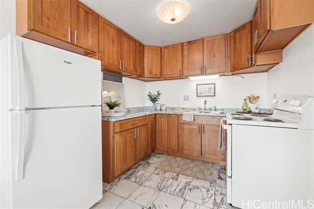 Building Photo - 2754 Kuilei St