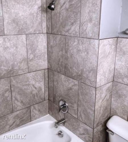 Building Photo - 4 br, 1 bath Apartment - 5120 S Michigan St