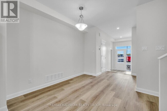 Building Photo - 2526 Esprit Dr
