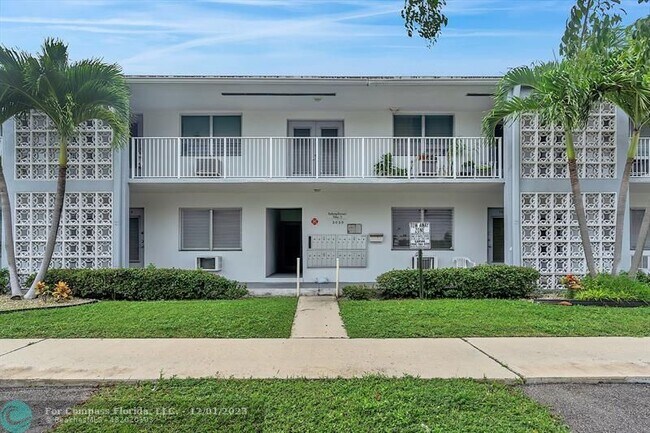 Foto del edificio - 2020 NE 51st Ct