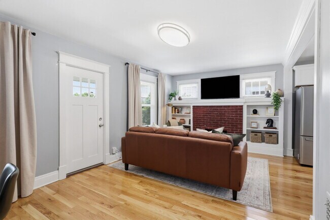 Foto del edificio - Furnished 3-Bedroom, 2-Bath Apartment in North Buffalo