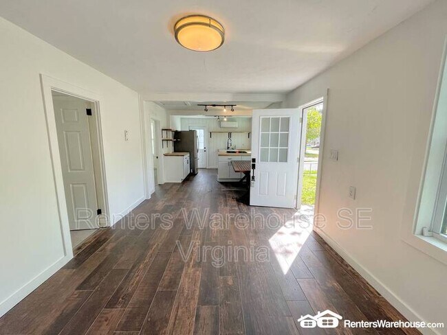 Foto del edificio - 142 Rogers Ave