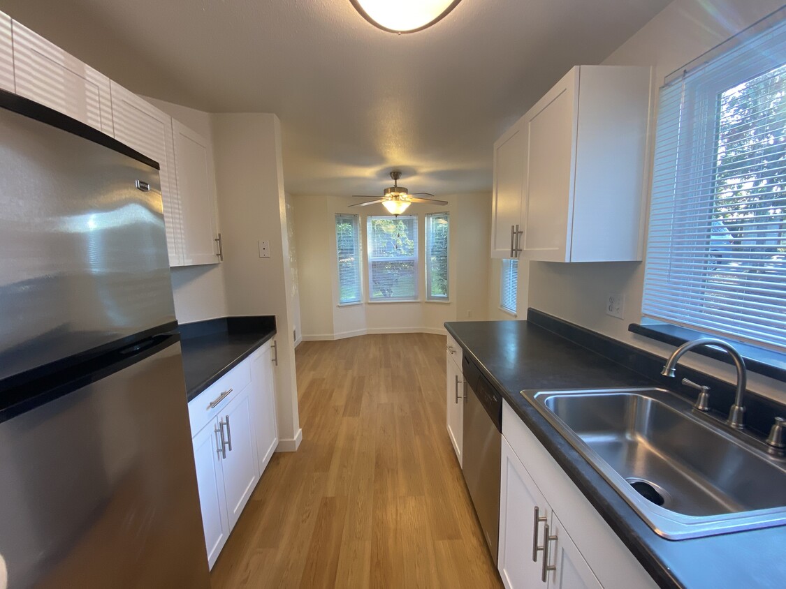 Foto principal - 13836 NE 8th St