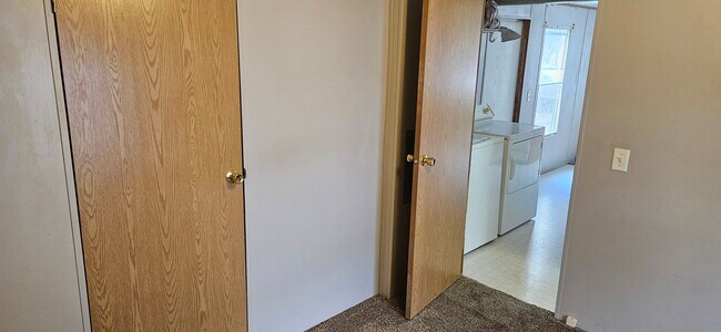 Building Photo - 2 Garner Ln