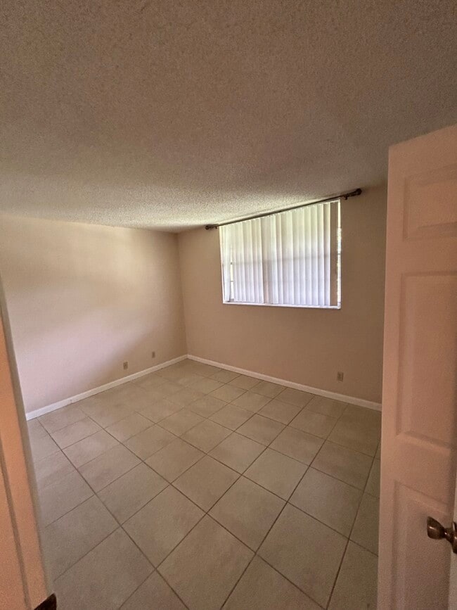 Building Photo - 7173 Orange Dr