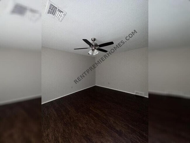 Foto del edificio - 924 NW 104th St