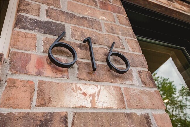 Foto del edificio - 616 NW 6th St