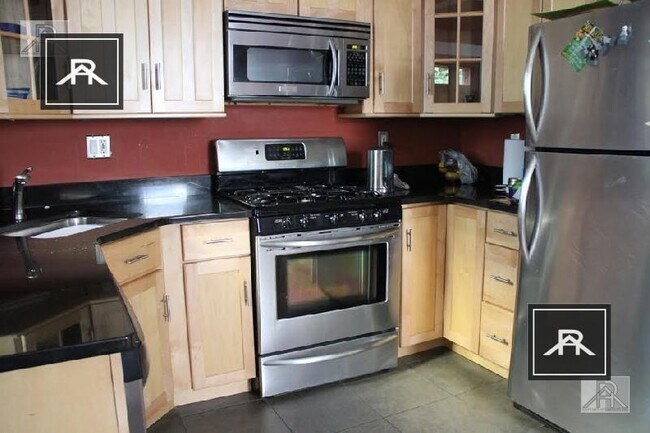 Foto del edificio - 4 bedroom in Brighton MA 02135