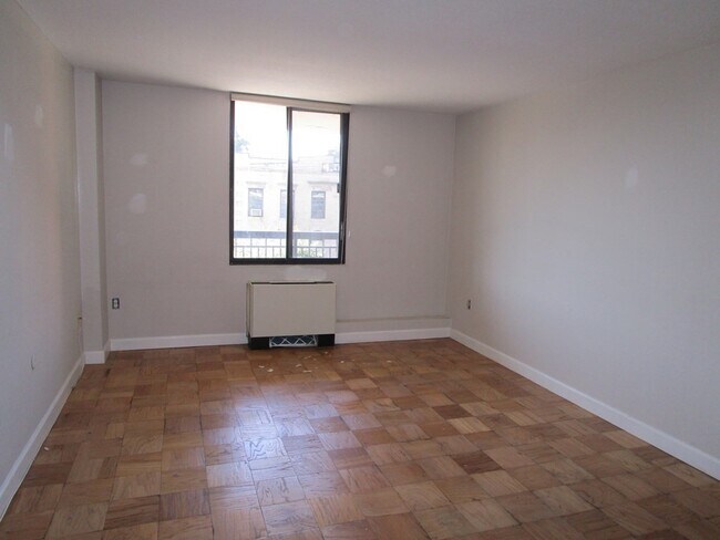 Foto del edificio - 61 Longwood Ave