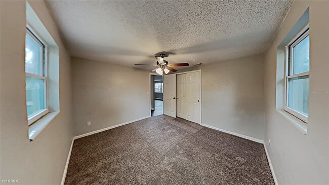 Building Photo - 3 br, 1 bath House - 4949 Lake Ridge Lane