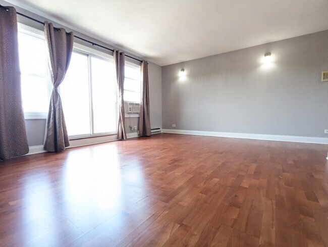 Foto del edificio - 2636 W Catalpa Ave