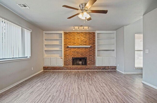 Foto del edificio - 701 NW 141st St