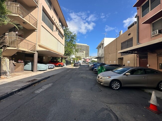 Foto del edificio - STUDIO IN THE HEART OF WAIKIKI!!!