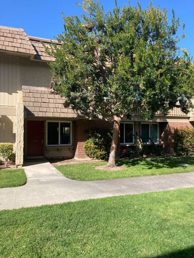 Primary Photo - Beautiful 2 Story Fountain Valley Townhome