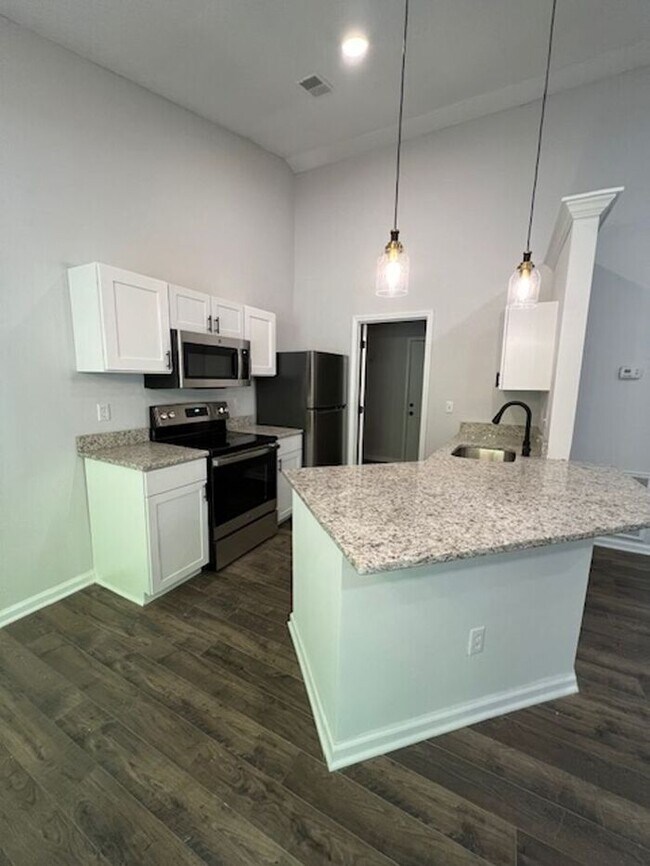 Foto del edificio - *EXCLUSIVE OPEN HOUSE THIS SUNDAY* Fully R...
